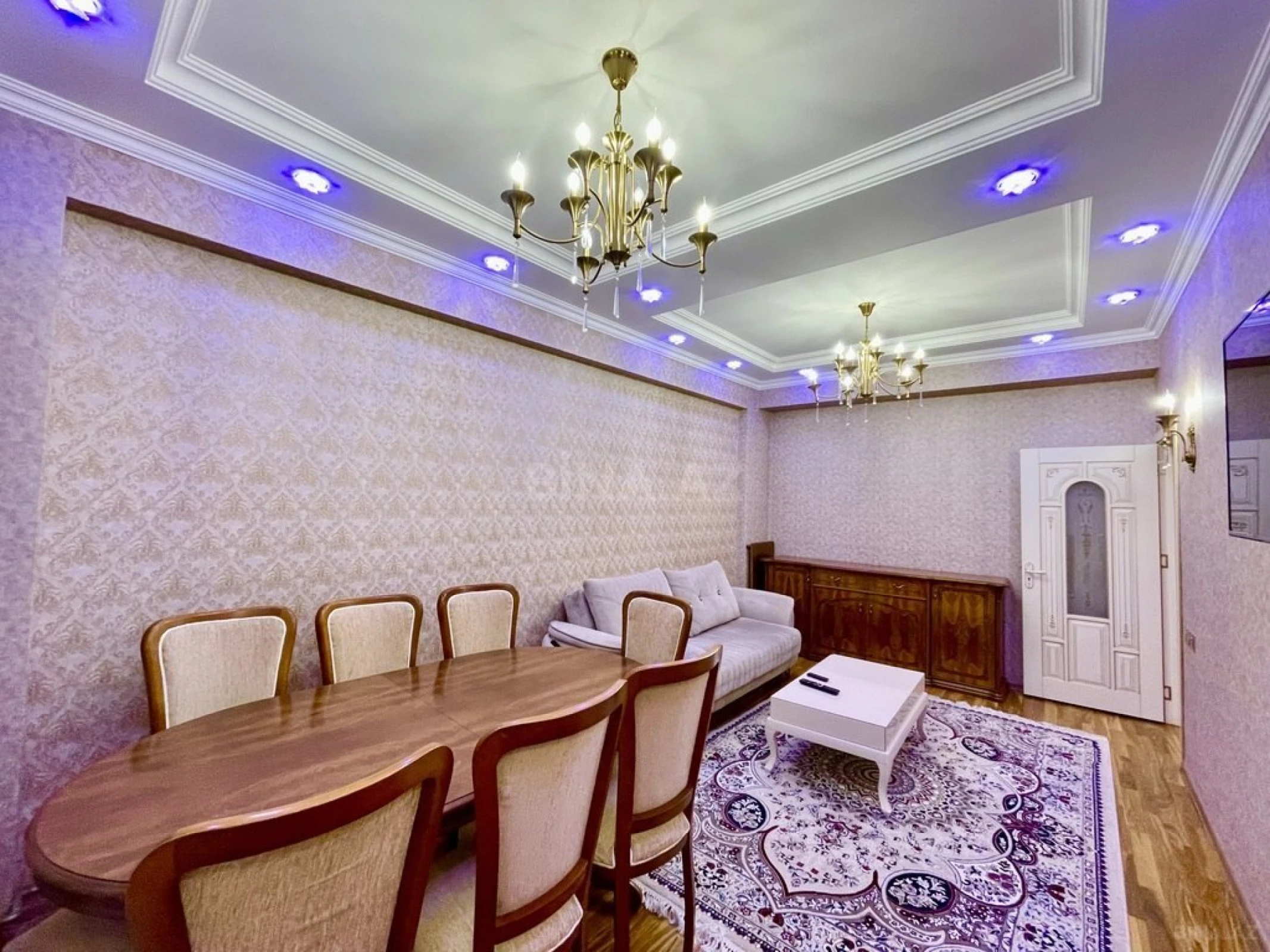 Kirayə verilir 2 otaqlı mənzil 70 m²