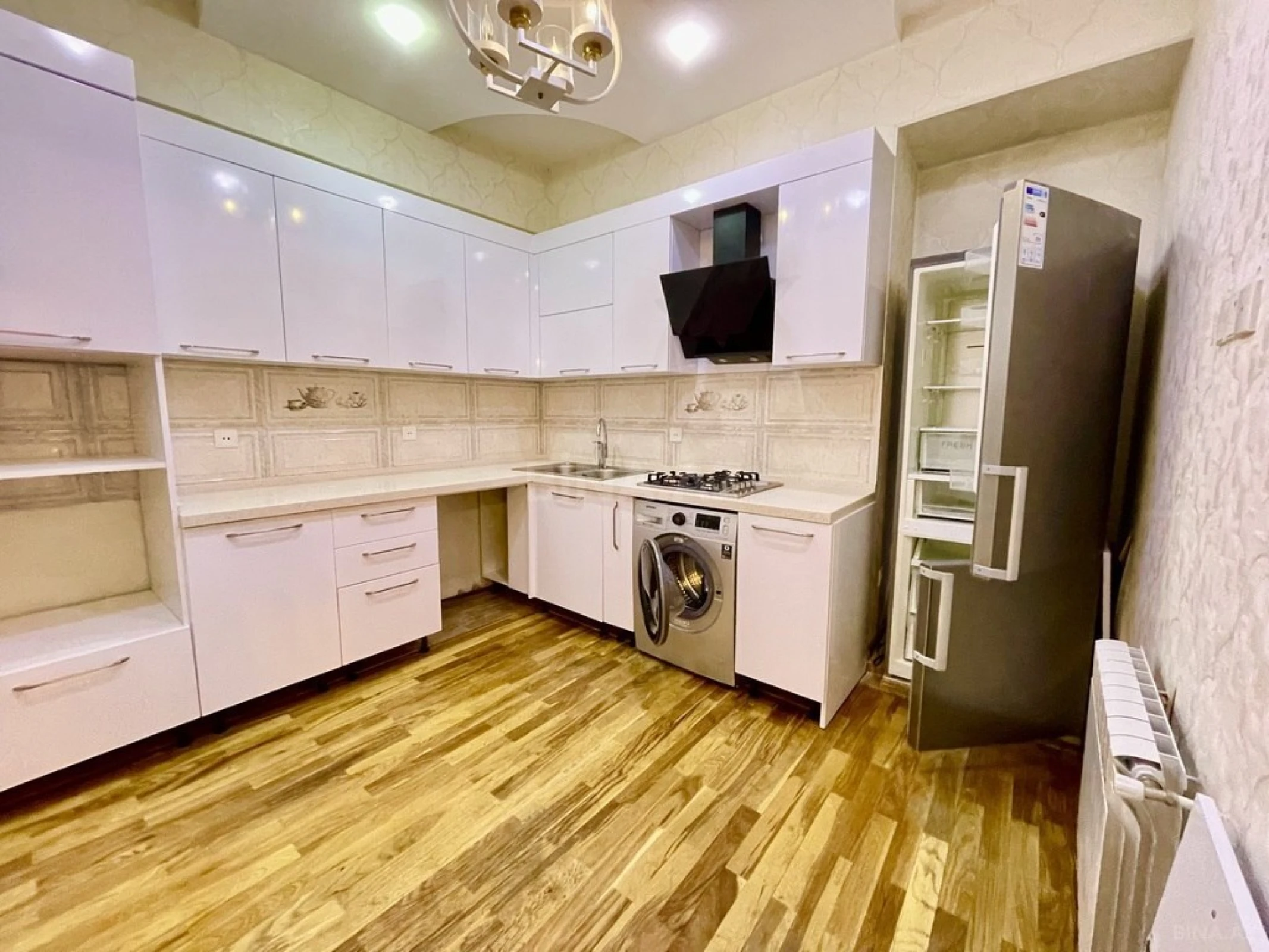 Kirayə verilir 2 otaqlı mənzil 70 m²