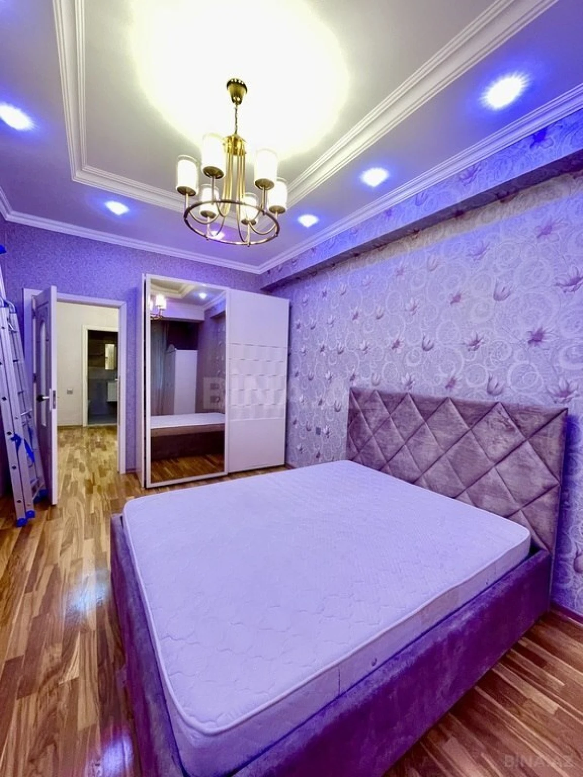 Kirayə verilir 2 otaqlı mənzil 70 m²