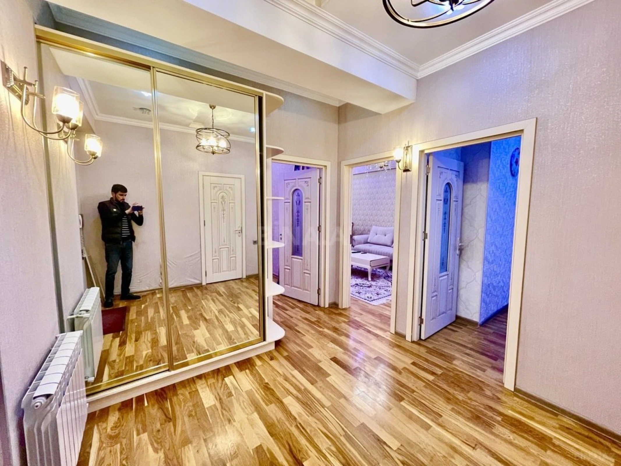 Kirayə verilir 2 otaqlı mənzil 70 m²