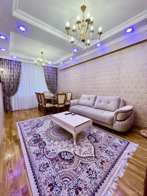 Kirayə verilir 2 otaqlı mənzil 70 m²