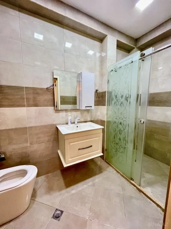 Kirayə verilir 2 otaqlı mənzil 70 m²