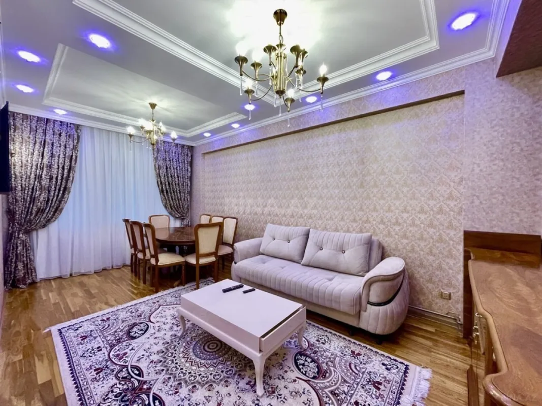 Kirayə verilir 2 otaqlı mənzil 70 m²
