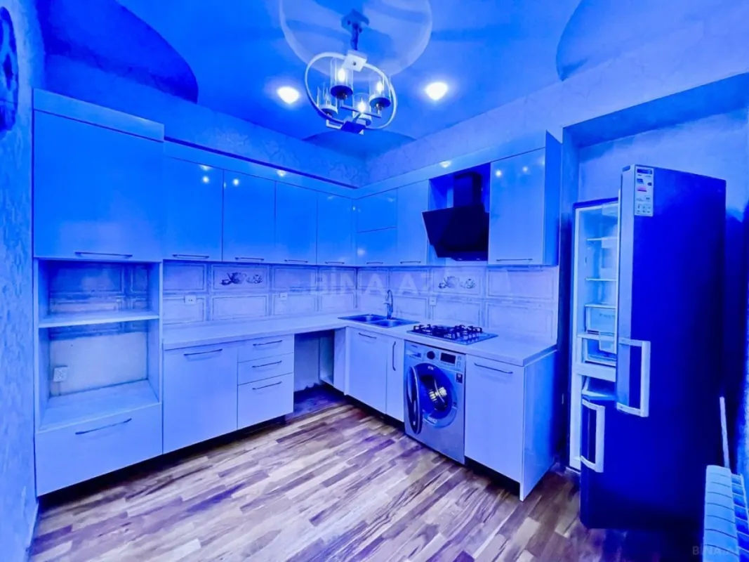 Kirayə verilir 2 otaqlı mənzil 70 m²