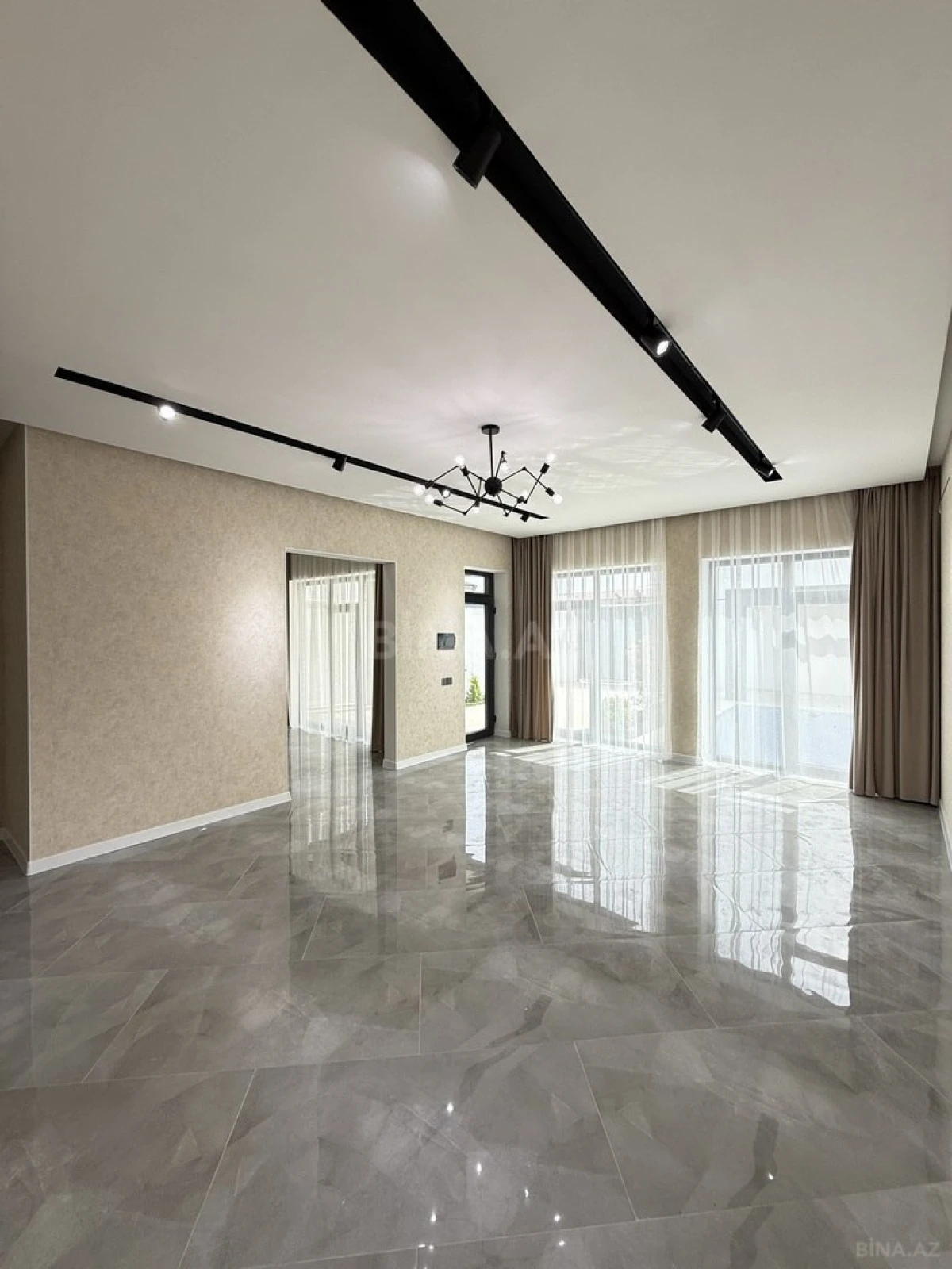 Satılır 4 otaqlı həyət evi 135 m²