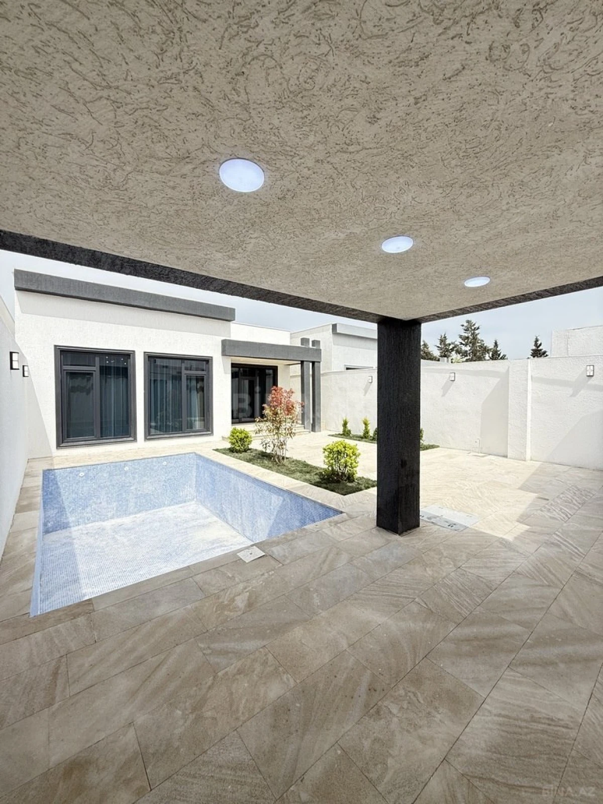 Satılır 4 otaqlı həyət evi 135 m²