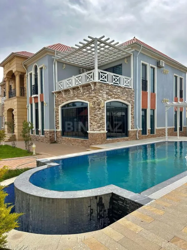 Satılır 6 otaqlı həyət evi 500 m²