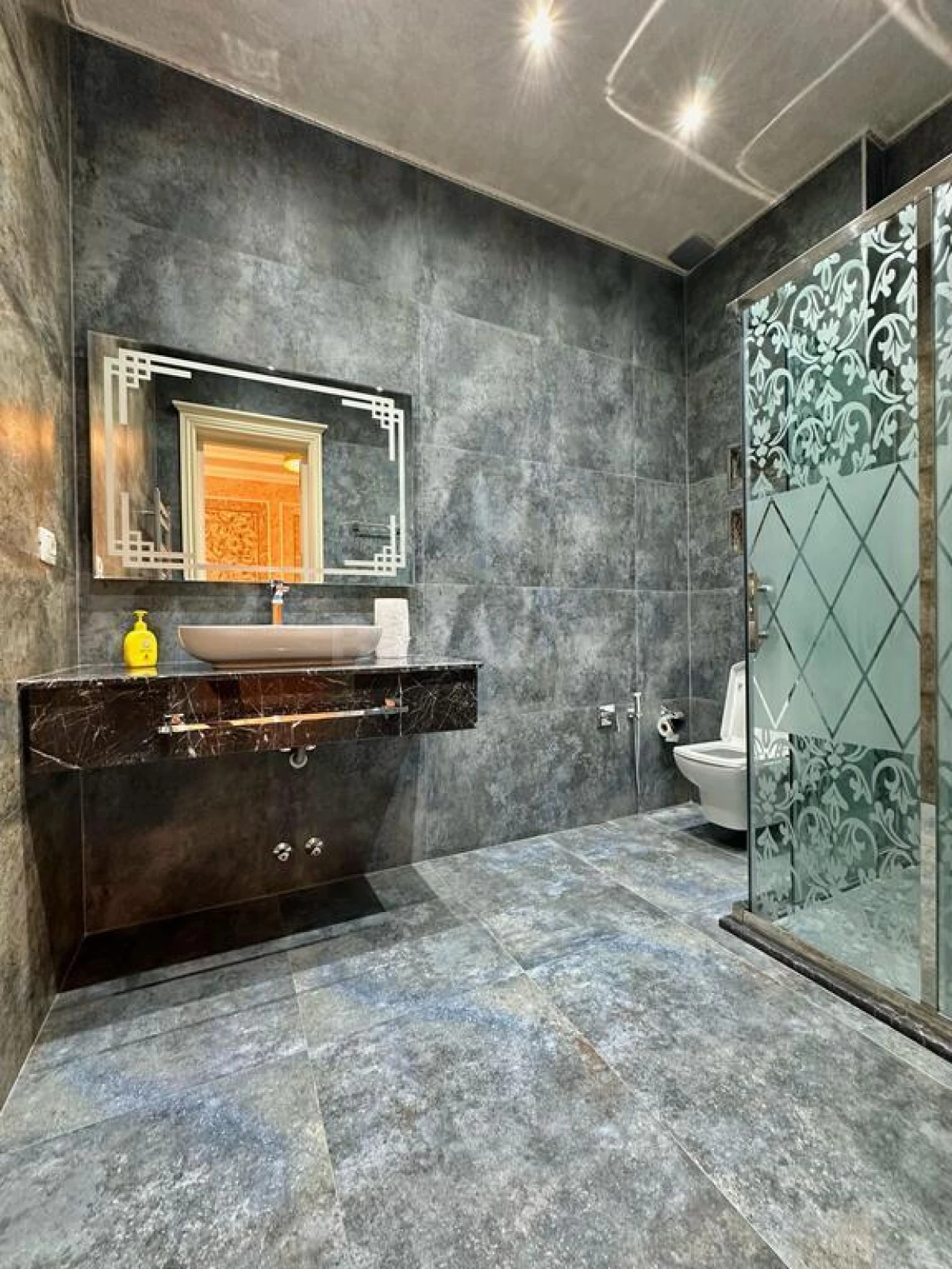 Satılır 6 otaqlı həyət evi 500 m²