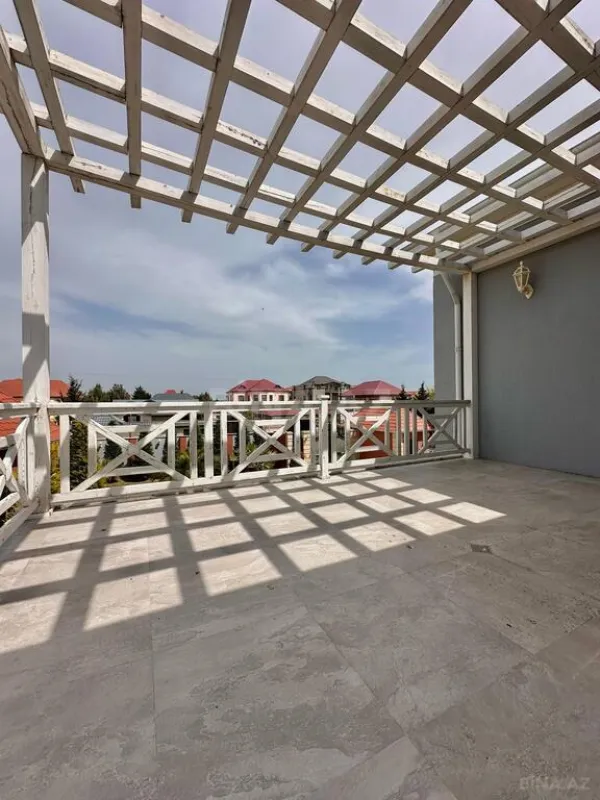 Satılır 6 otaqlı həyət evi 500 m²