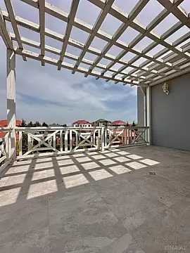 Satılır 6 otaqlı həyət evi 500 m²