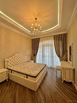 Satılır 6 otaqlı həyət evi 500 m²