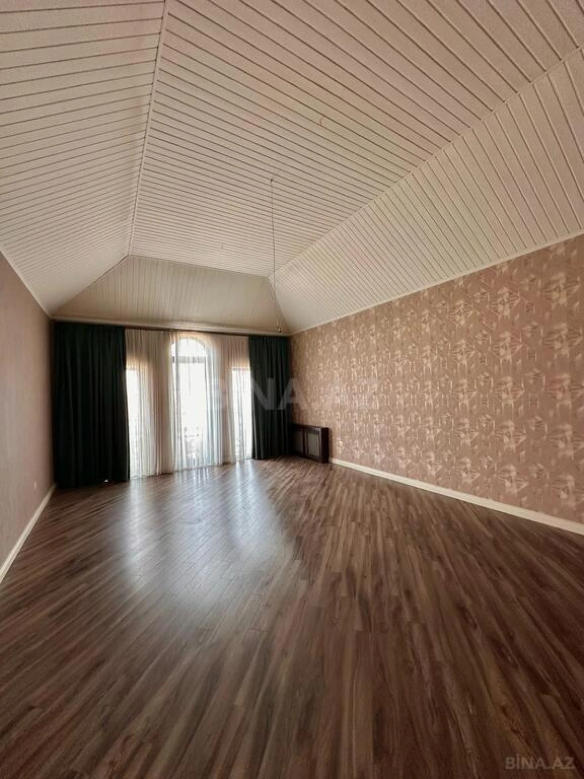 Satılır 6 otaqlı həyət evi 500 m²