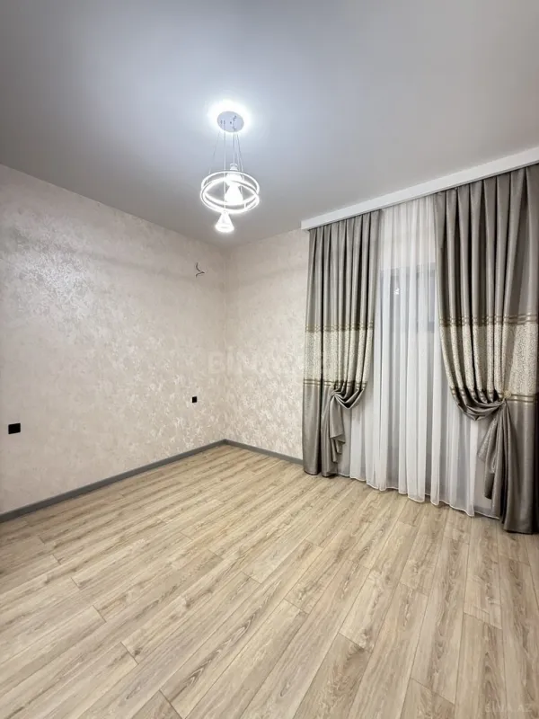 Satılır 4 otaqlı həyət evi 180 m²