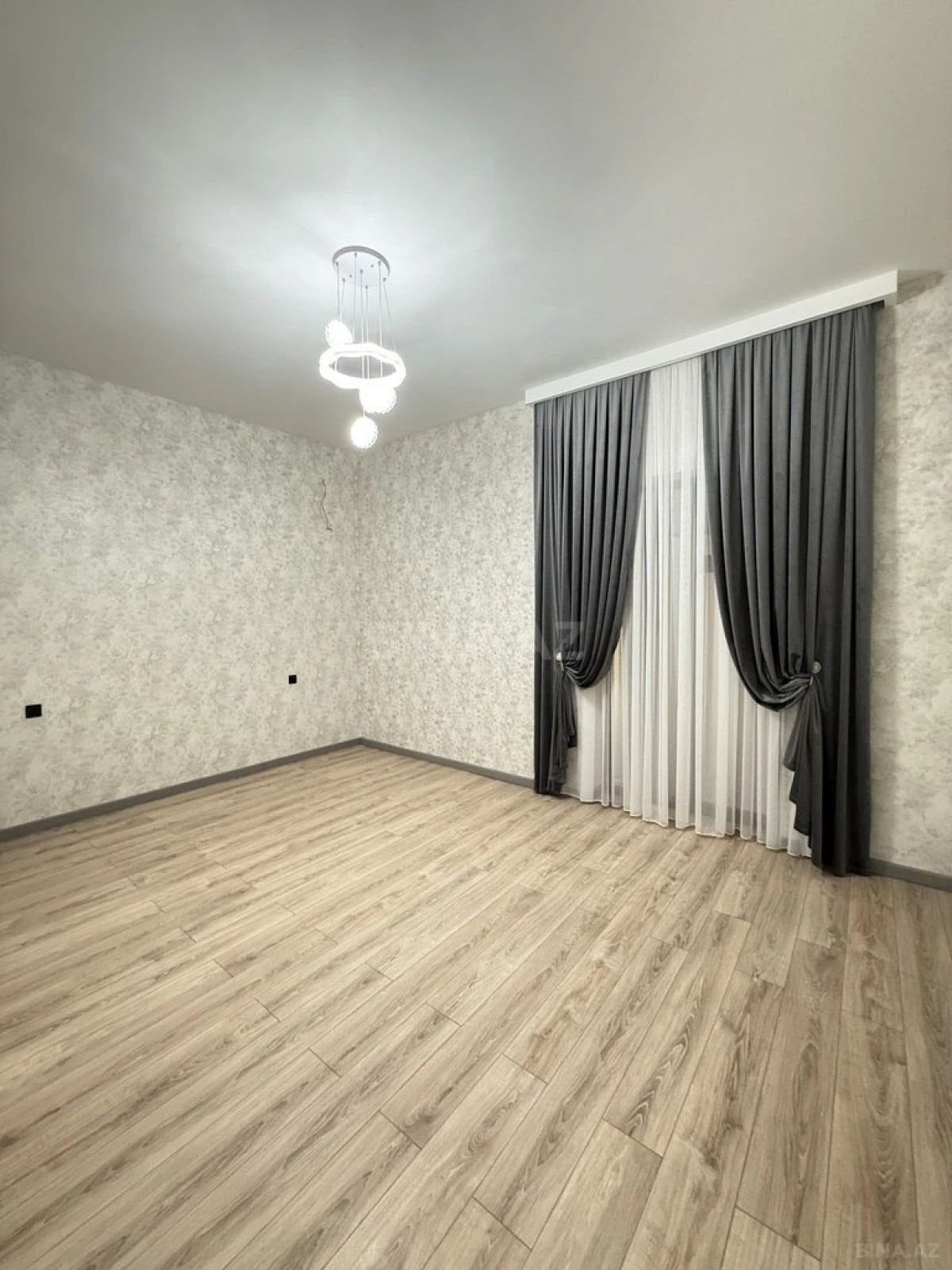 Satılır 4 otaqlı həyət evi 180 m²