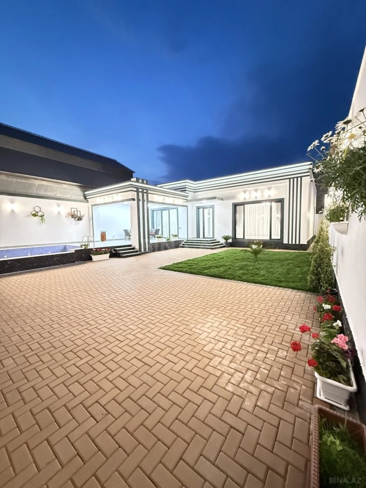 Satılır 4 otaqlı həyət evi 180 m²