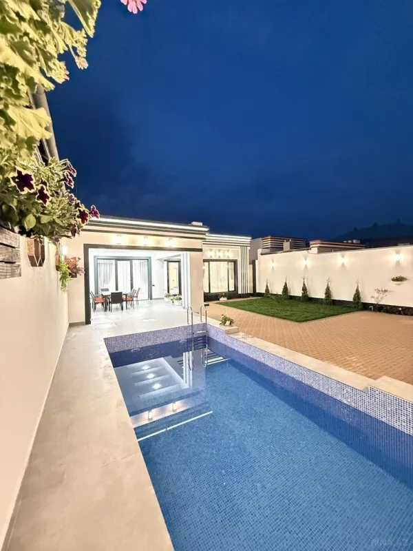 Satılır 4 otaqlı həyət evi 180 m²