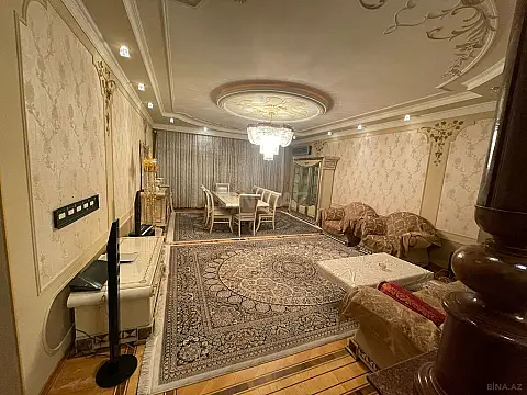 Satılır 4 otaqlı mənzil 216 m²