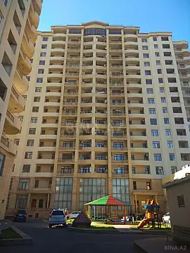 Satılır 4 otaqlı mənzil 216 m²