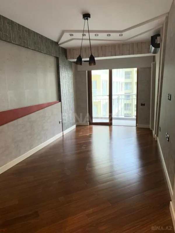 Satılır 5 otaqlı mənzil 280 m²