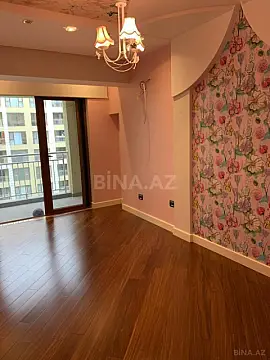 Satılır 5 otaqlı mənzil 280 m²