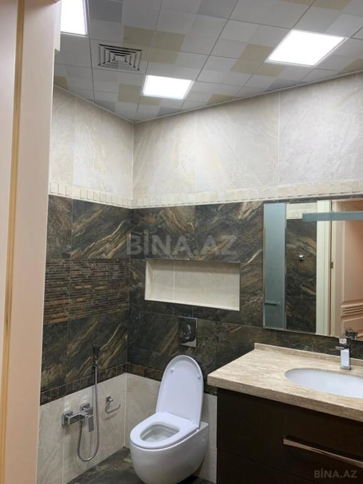 Satılır 5 otaqlı mənzil 280 m²