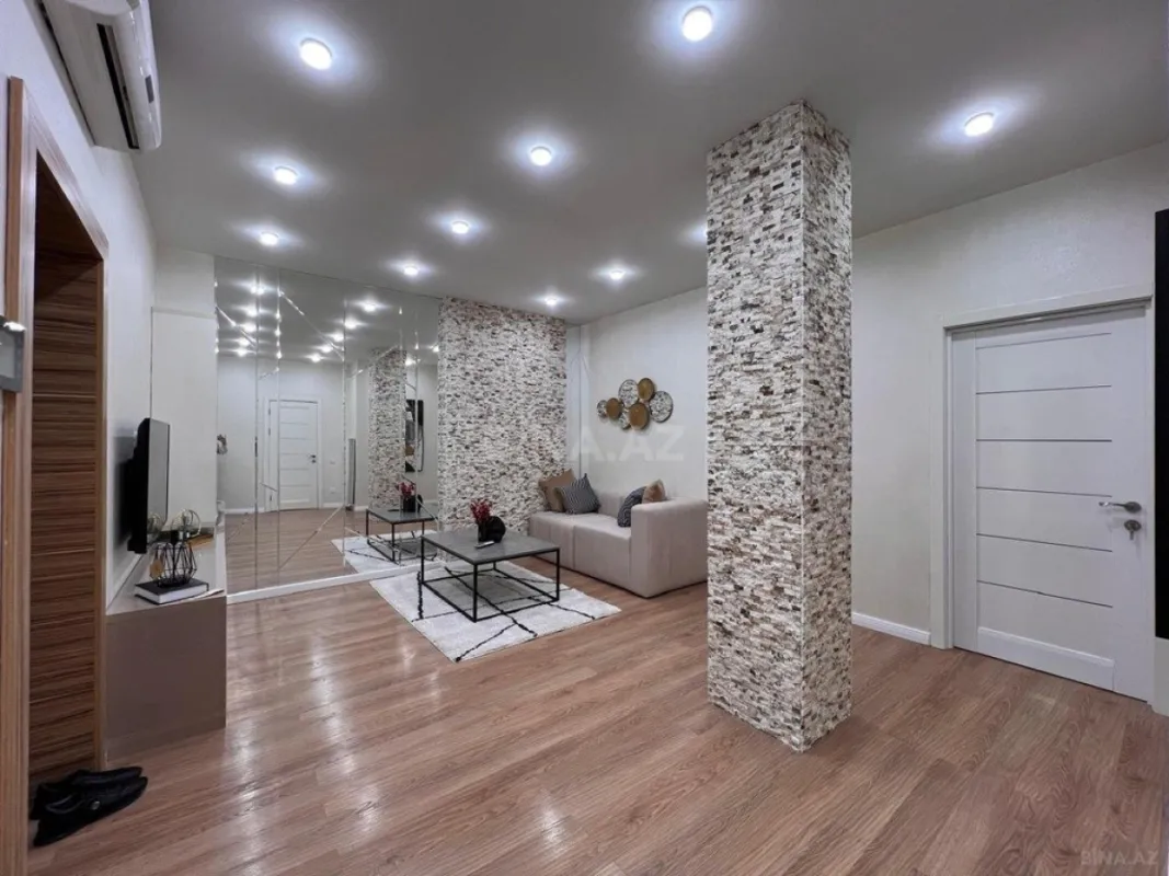 Satılır 3 otaqlı mənzil 83 m²