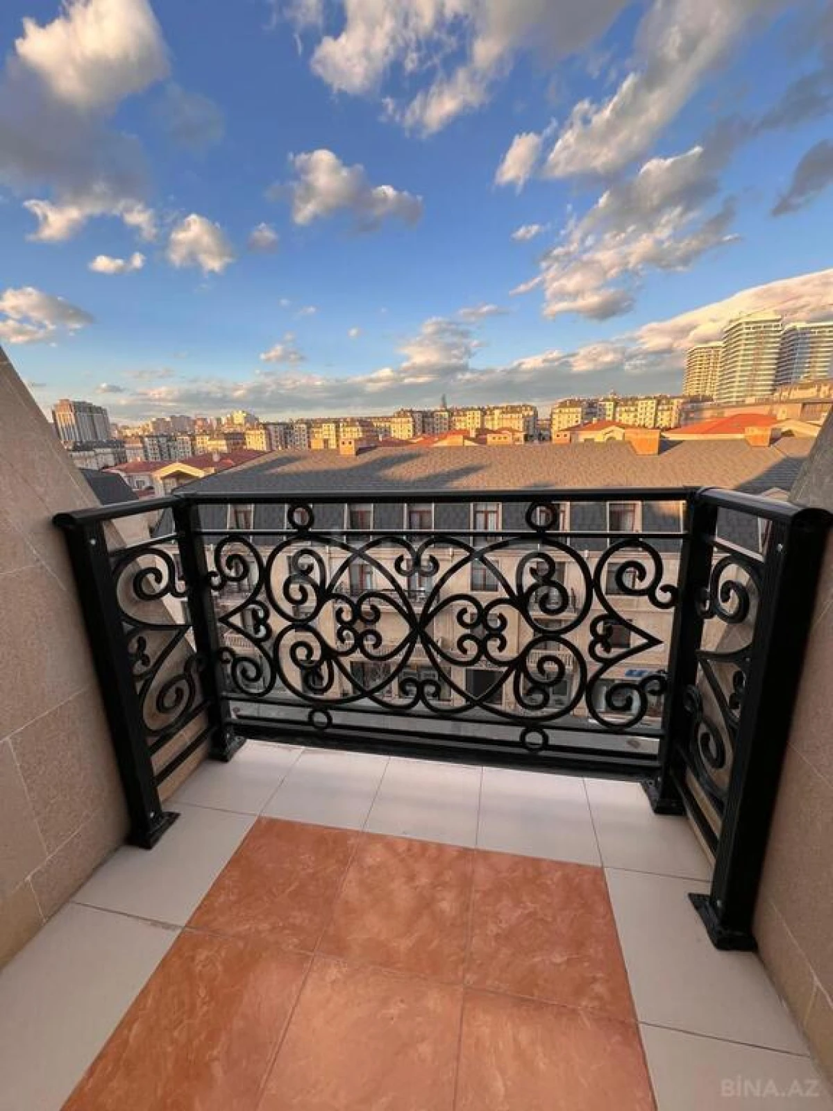 Satılır 3 otaqlı mənzil 83 m²