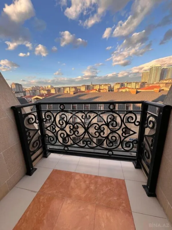 Satılır 3 otaqlı mənzil 83 m²