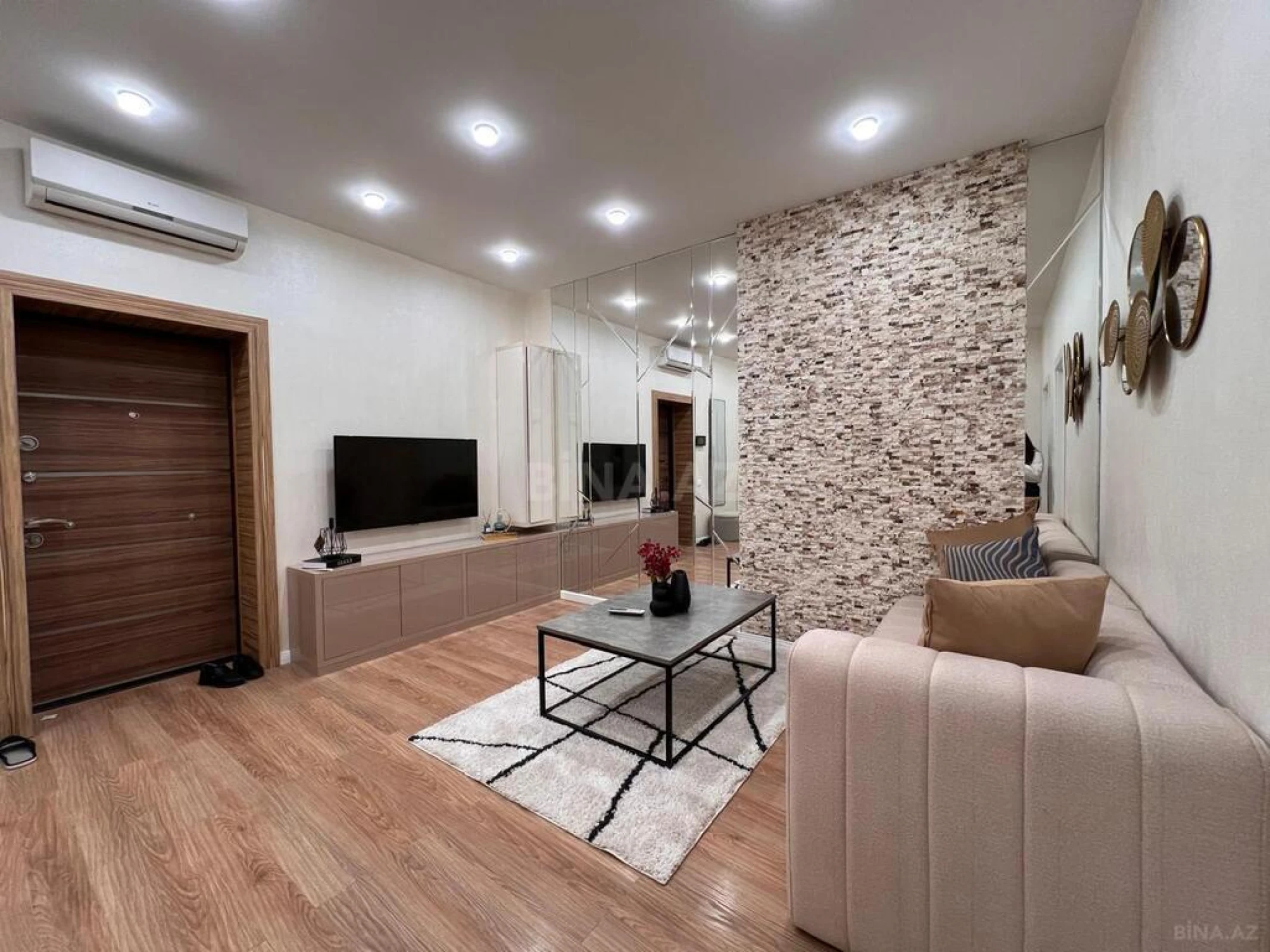Satılır 3 otaqlı mənzil 83 m²