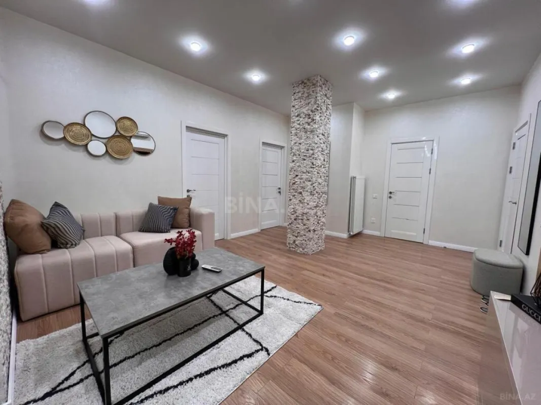 Satılır 3 otaqlı mənzil 83 m²