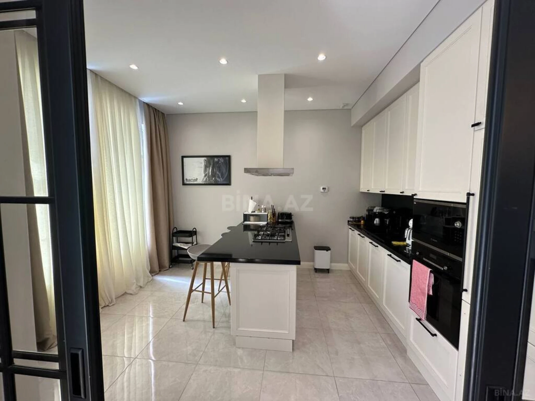 Kirayə verilir 6 otaqlı həyət evi 320 m²