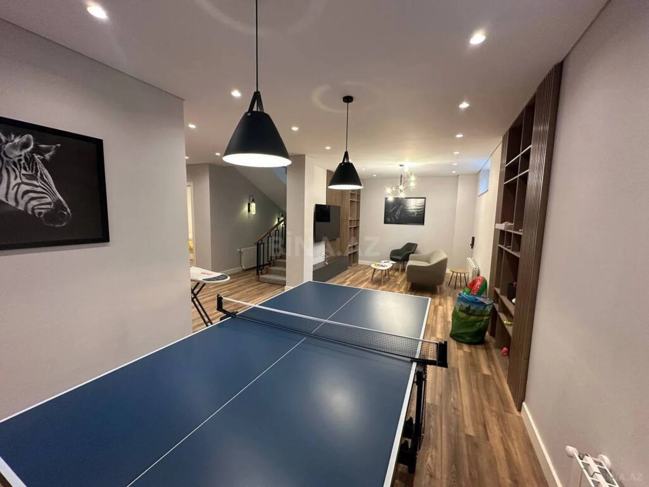 Kirayə verilir 6 otaqlı həyət evi 320 m²
