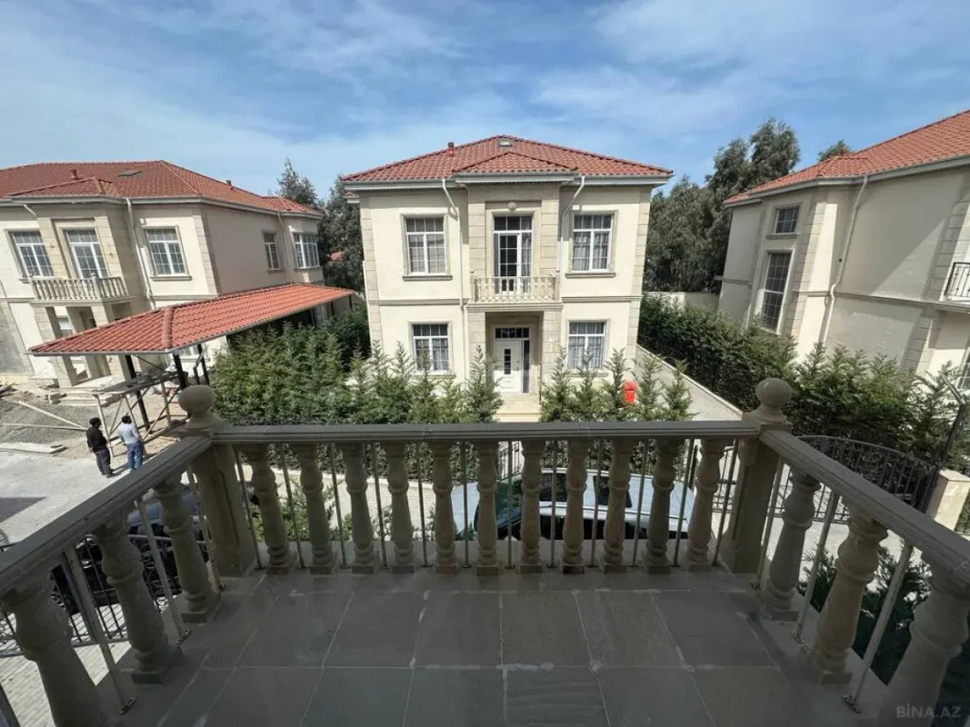 Kirayə verilir 6 otaqlı həyət evi 320 m²