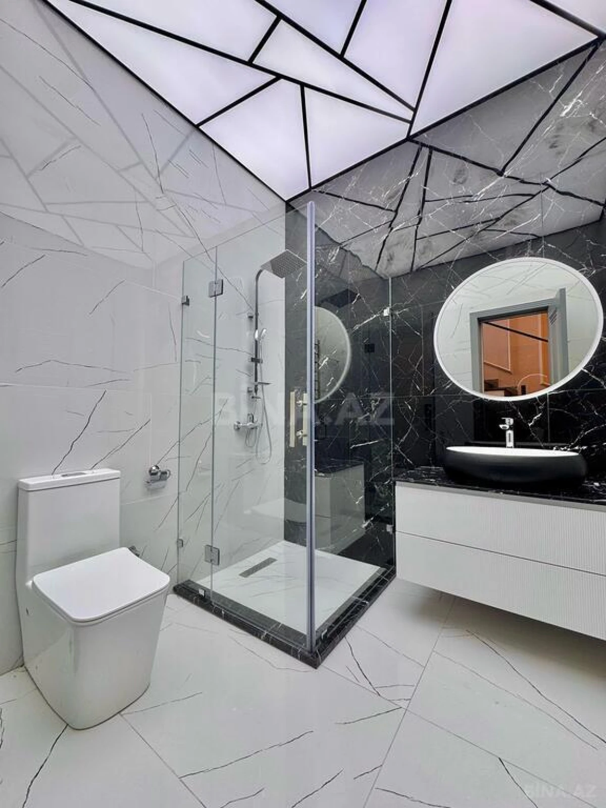 Satılır 5 otaqlı həyət evi 250 m²