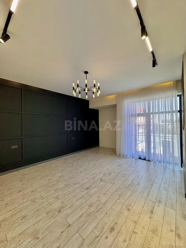Satılır 5 otaqlı həyət evi 250 m²