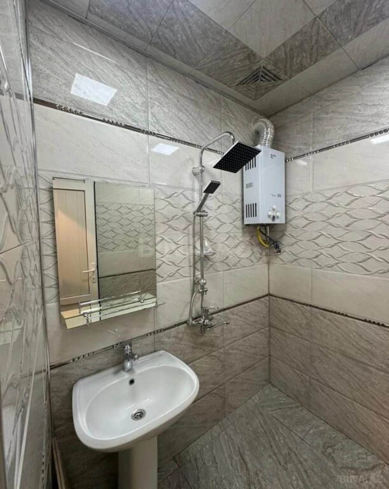 Satılır 2 otaqlı mənzil 60 m²