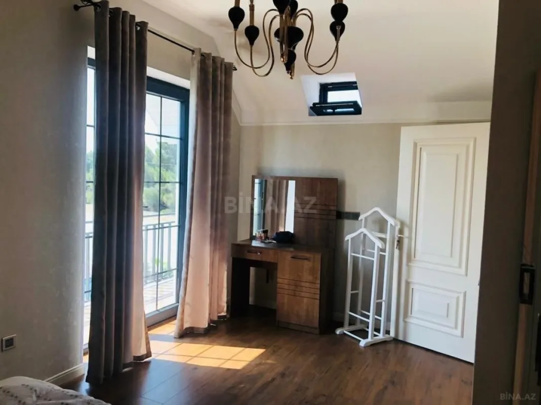 Kirayə verilir 4 otaqlı həyət evi 280 m²