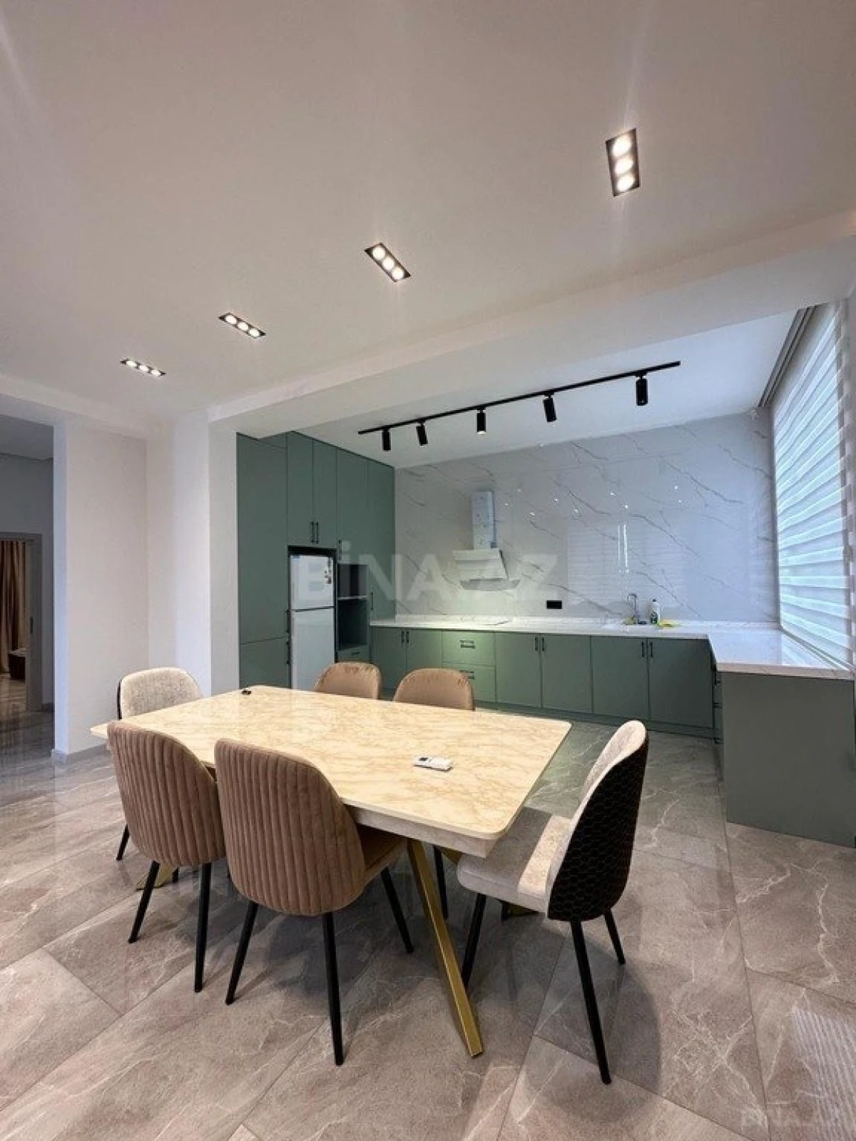 Kirayə verilir 4 otaqlı həyət evi 300 m²