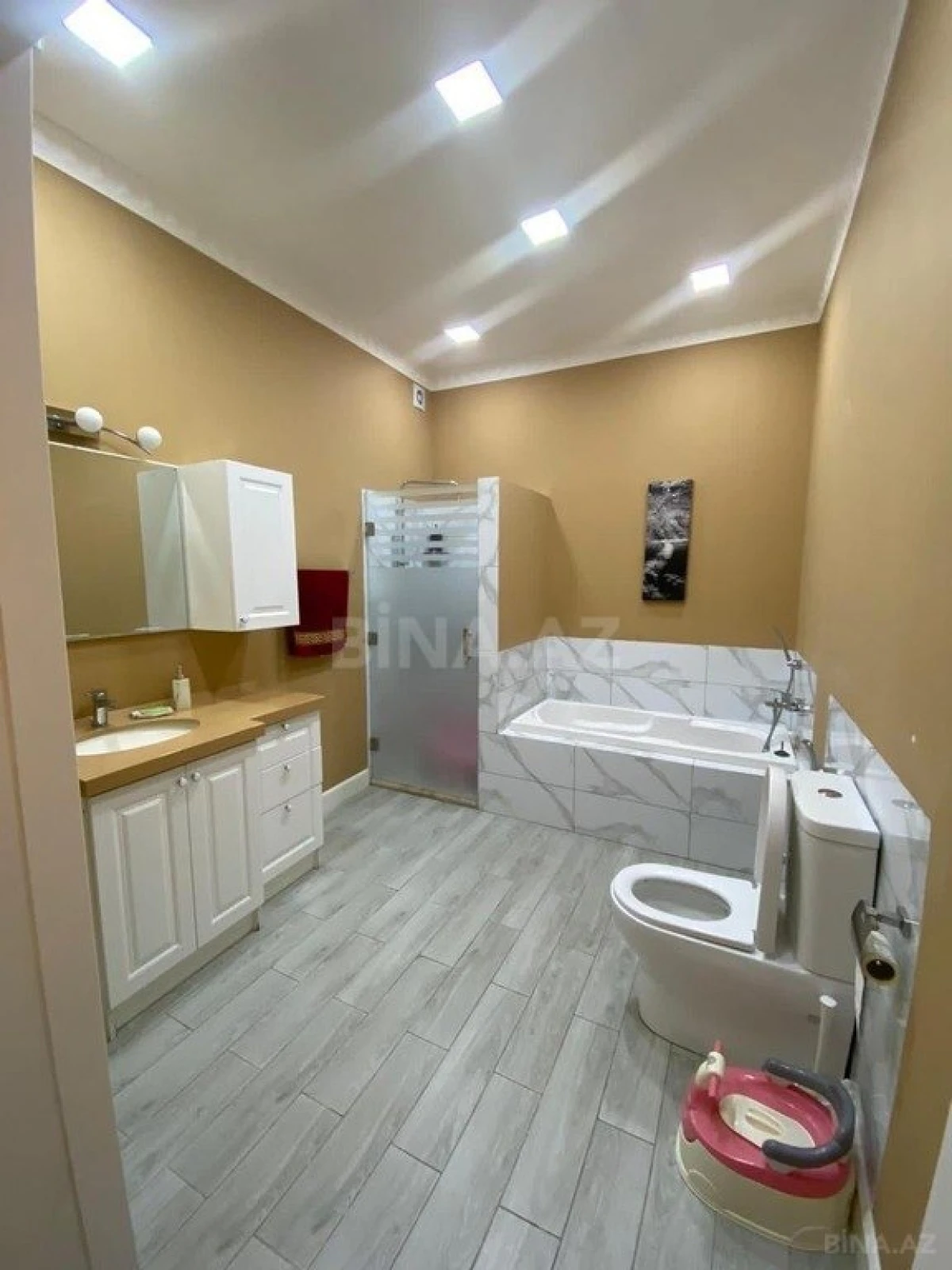Kirayə verilir 4 otaqlı həyət evi 300 m²