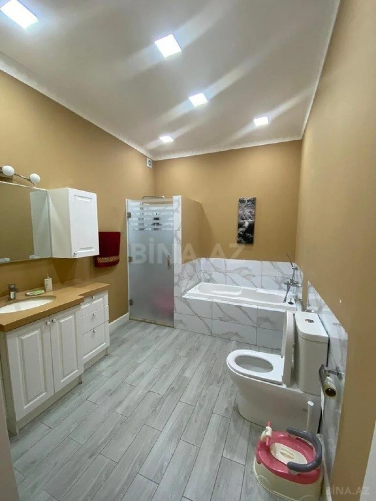 Kirayə verilir 4 otaqlı həyət evi 300 m²