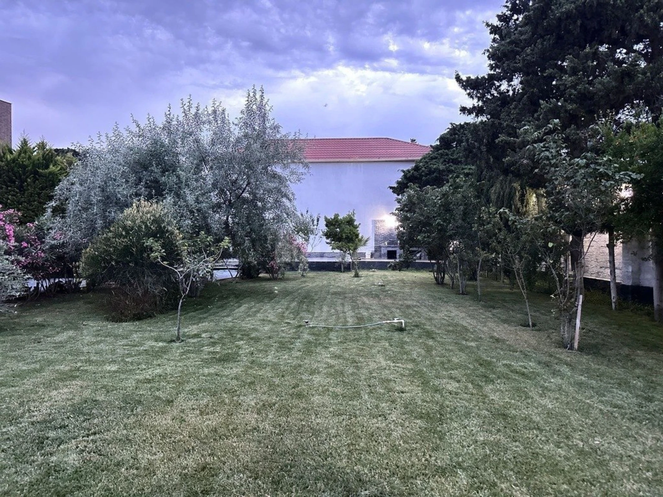 Kirayə verilir 6 otaqlı həyət evi 450 m²