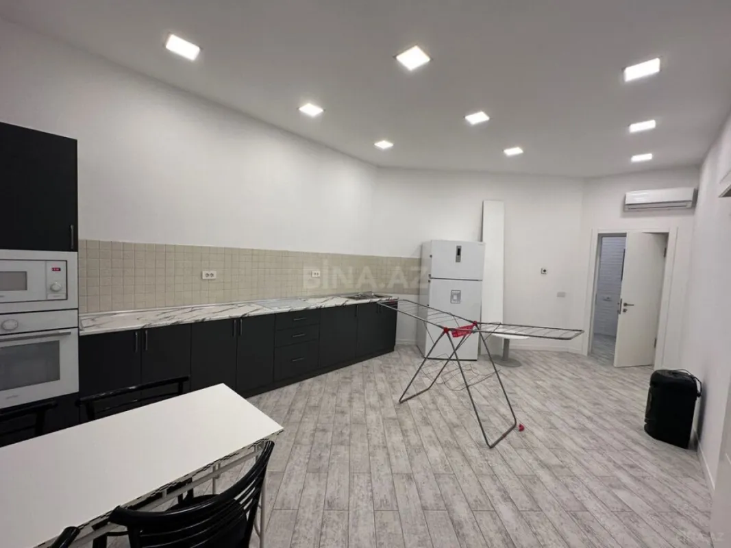 Kirayə verilir 6 otaqlı həyət evi 450 m²