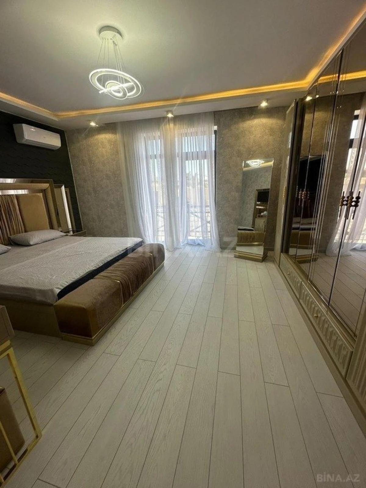 Kirayə verilir 4 otaqlı həyət evi 300 m²