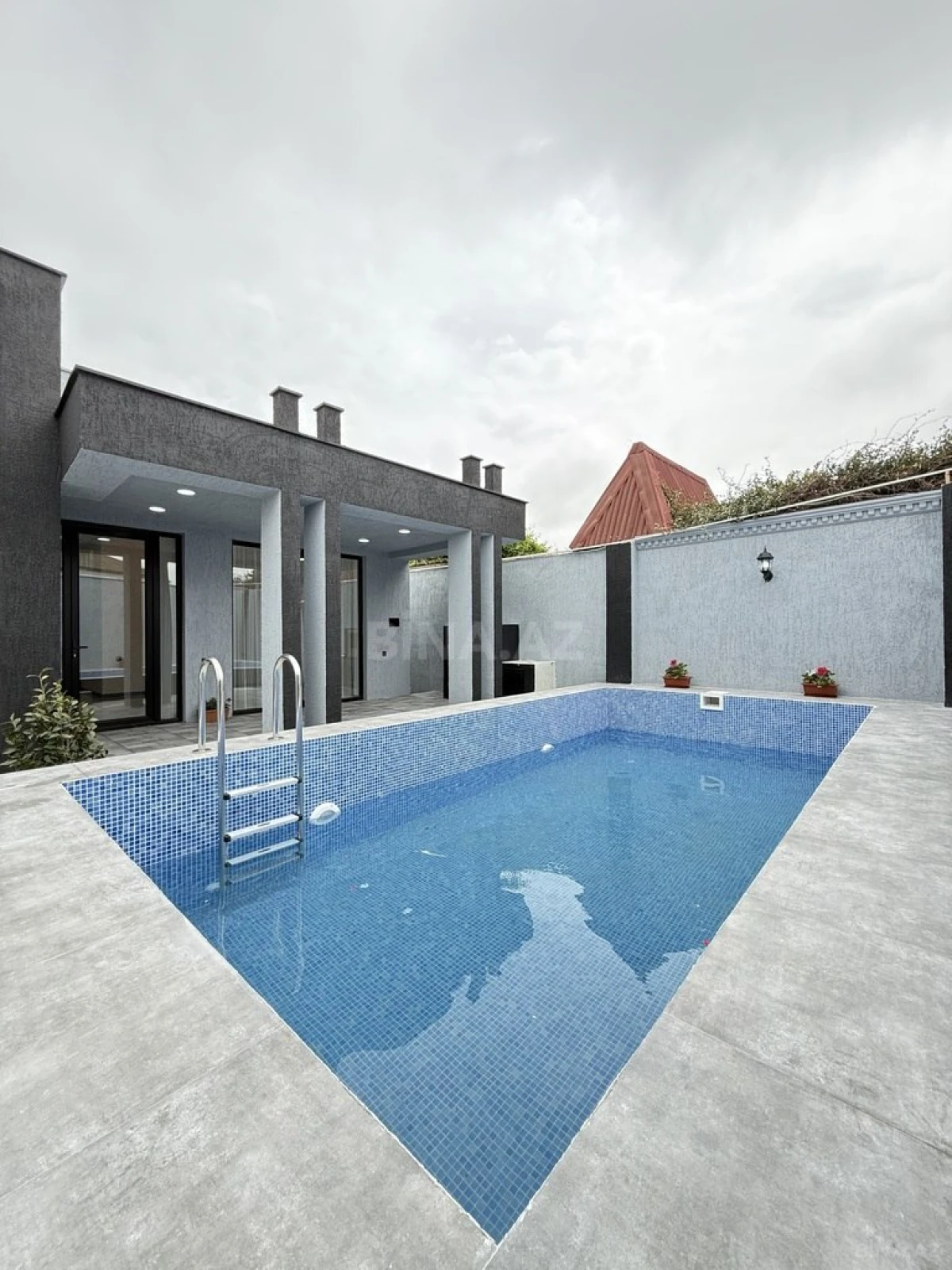 Satılır 4 otaqlı həyət evi 120 m²