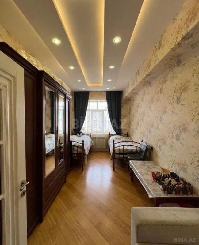 Satılır 3 otaqlı mənzil 127 m²