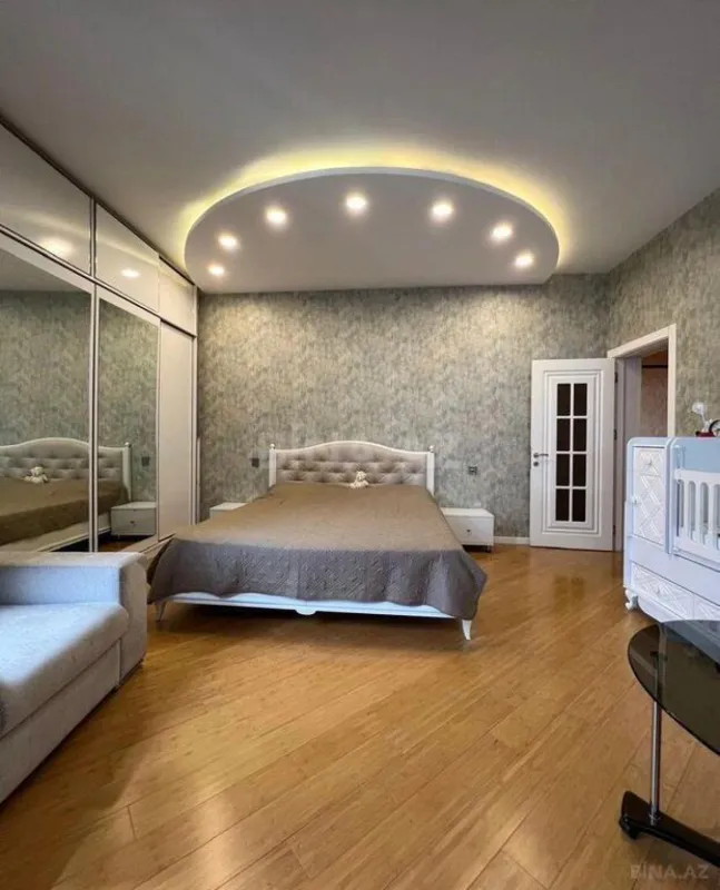 Satılır 3 otaqlı mənzil 127 m²