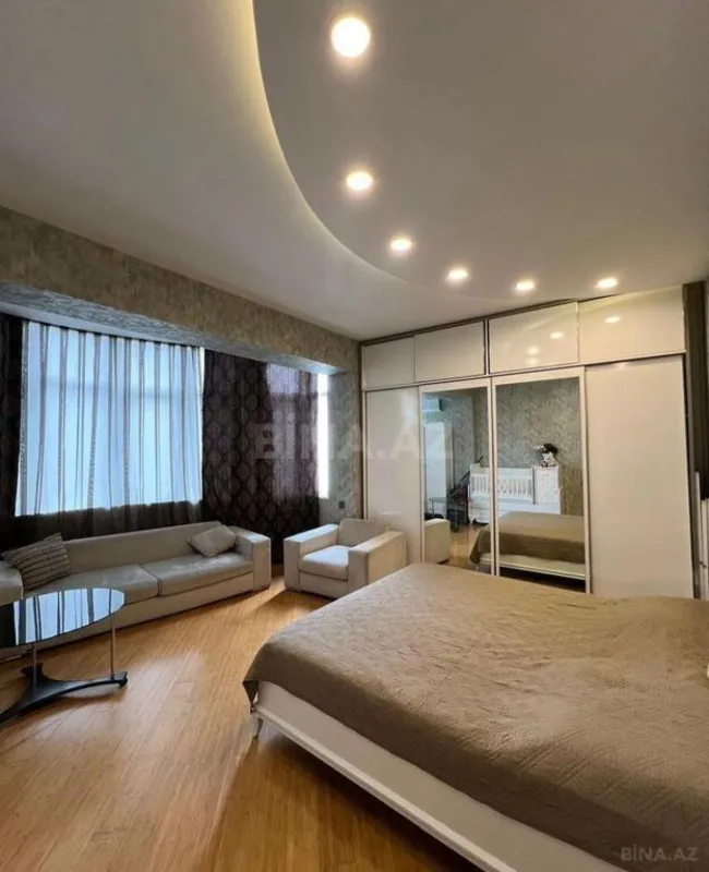 Satılır 3 otaqlı mənzil 127 m²