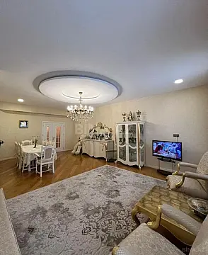 Satılır 3 otaqlı mənzil 127 m²