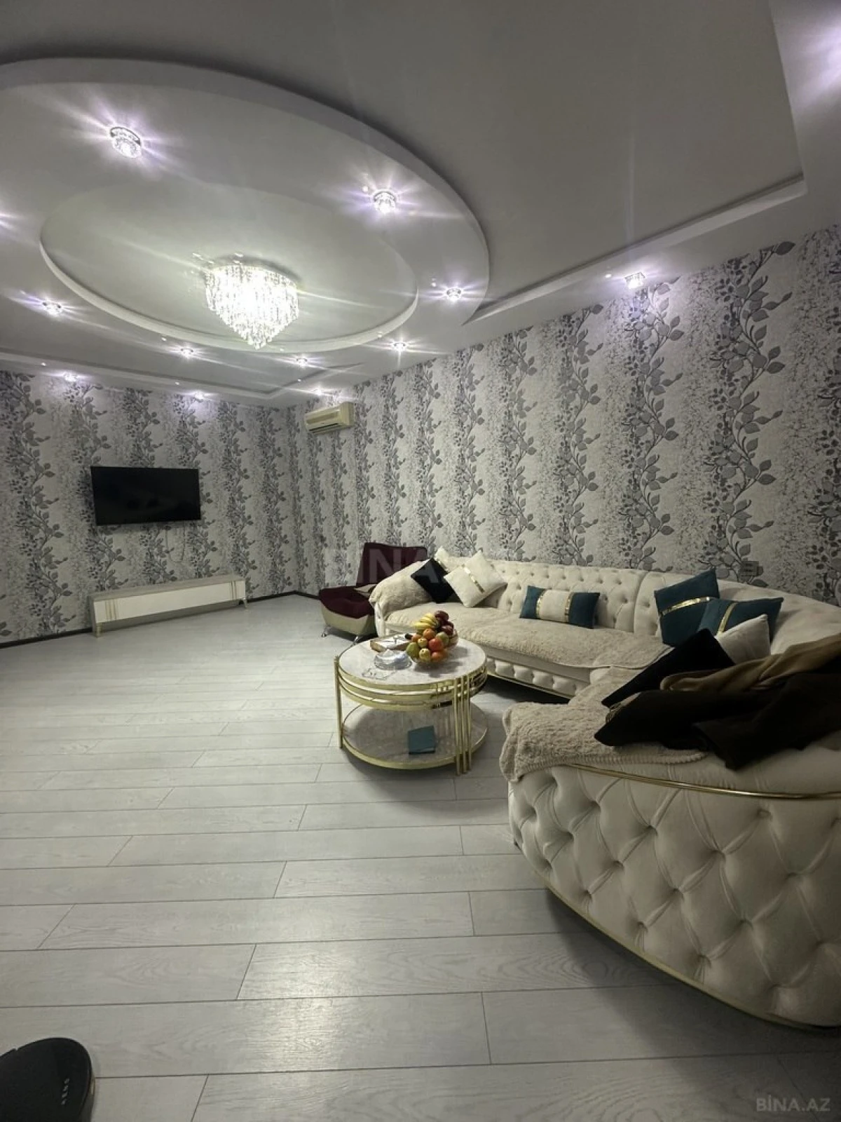 Satılır 5 otaqlı həyət evi 160 m²