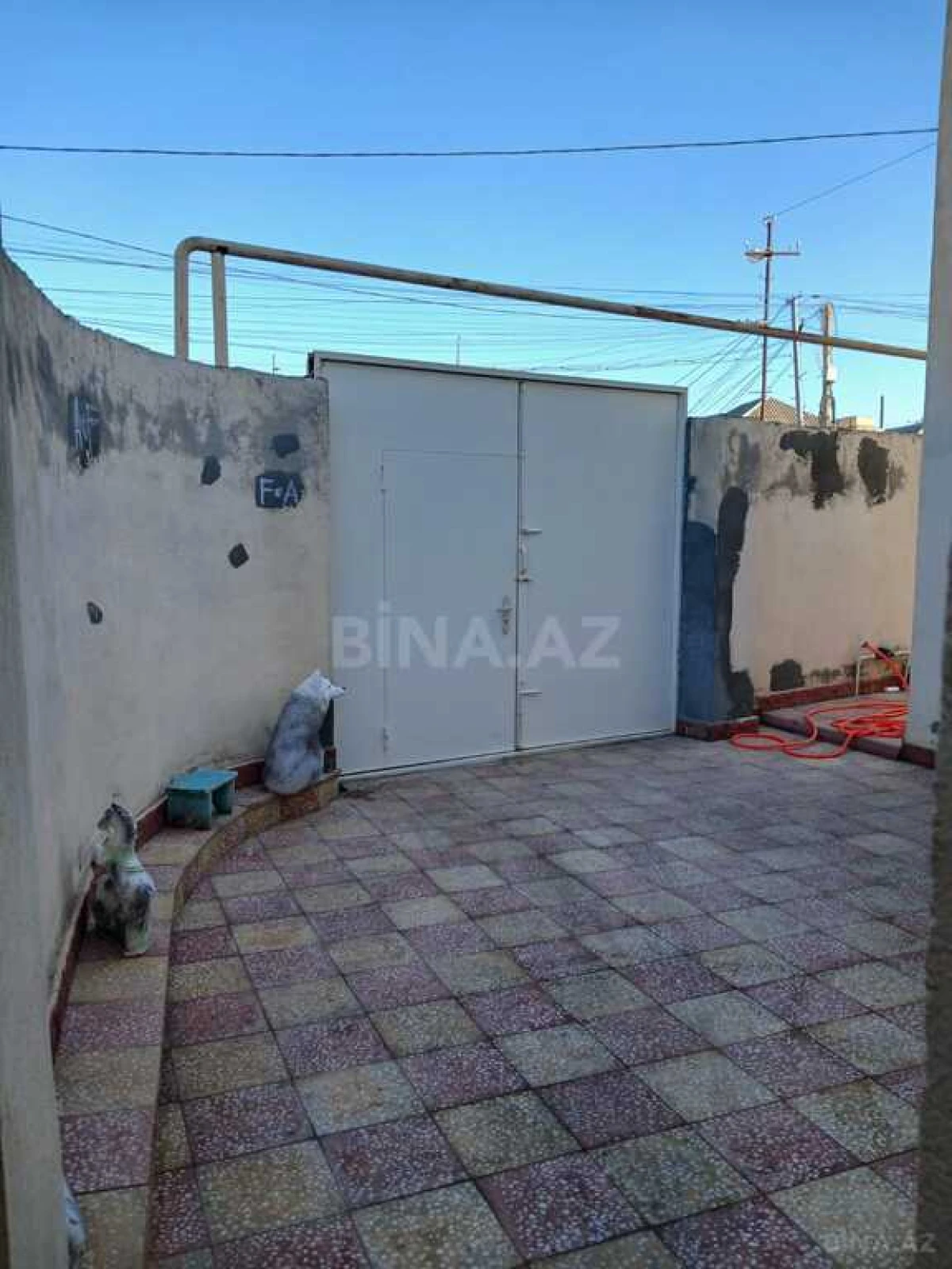 Satılır 5 otaqlı həyət evi 160 m²